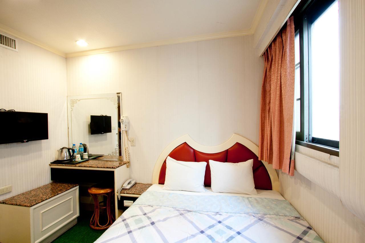 Jia Jia Hotel Yonghe Exterior photo