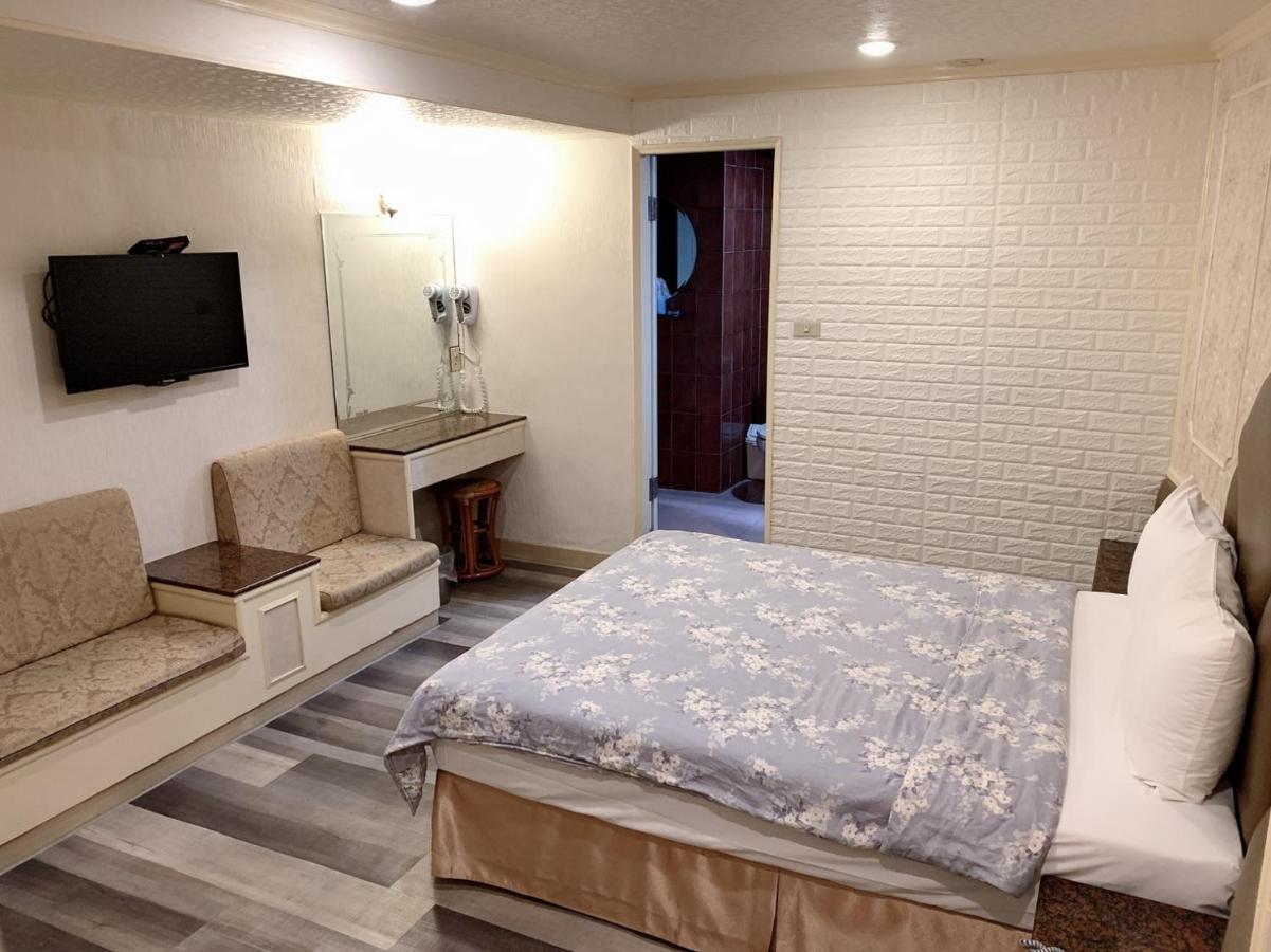 Jia Jia Hotel Yonghe Exterior photo